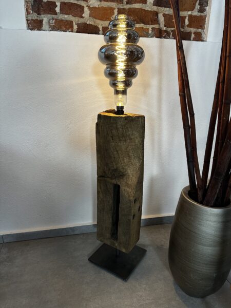 Großes_Büro_007_Fachwerk_Lampe_5257