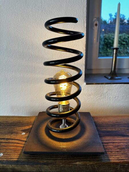 Großes_Büro_009_gebrochenes_Fahrwerk_S001_5263