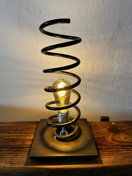 Großes_Büro_010_gebrochenes_Fahrwerk_S002_5264